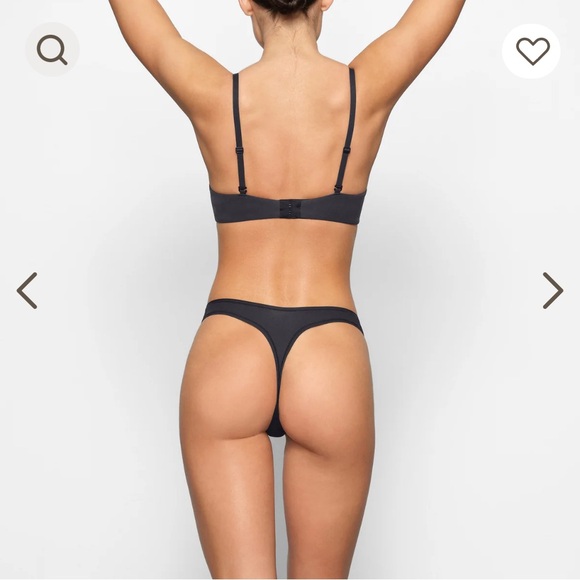 NWT SKIMS Fits Everybody T-Shirt Demi Bra in Onyx‎ Sz 30C - Picture 2 of 5